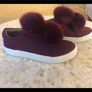 Women’s pompom sneakers